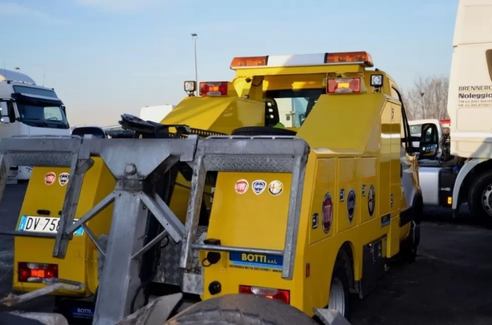 В Україні продаватимуться італійські евакуатори BOTTI, фото 2