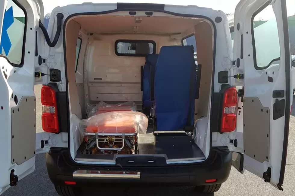 Техкомплект поставив у пологовий будинок Білої Церкви автомобіль швидкої медичної допомоги Citroen Jumpy, фото 2