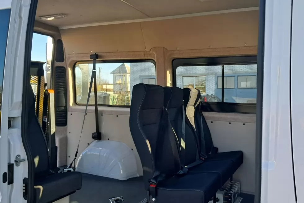 На базі PEUGEOT BOXER зроблено нову спецавтівку для перевезення осіб з обмеженими можливостями, фото 4