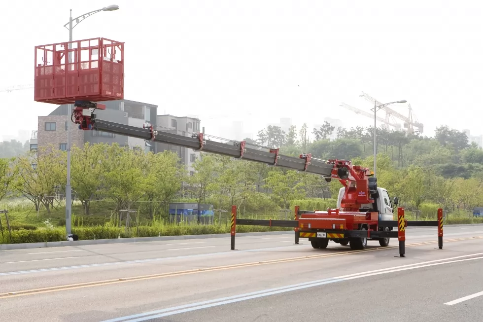 Автогідропідйомники DASAN в Україні - збирання та монтаж на шасі роблять на виробництві Техкомплект, фото 7