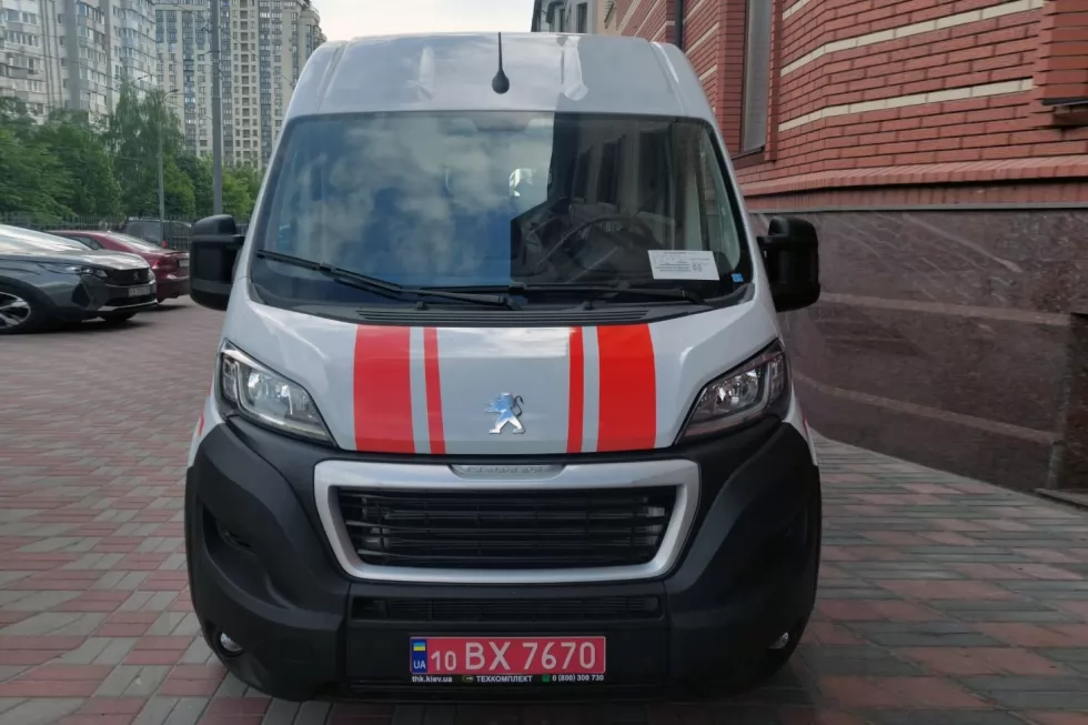 Виготовлено автомобіль швидкої допомоги на базі Peugeot Boxer, фото 1