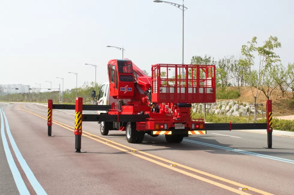 Автогідропідйомники DASAN в Україні - збирання та монтаж на шасі роблять на виробництві Техкомплект, фото 4