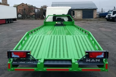 На базі MAN TGL 12.190 4x2 BL CH виготовили новий евакуатор з висувними апарелями