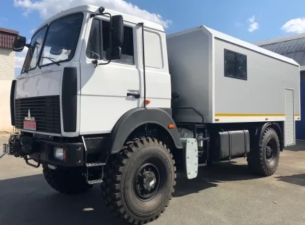 Новий бригадний автомобіль на базі МАЗ відвантажено покупцю