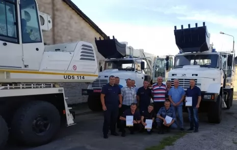 Фахівці МНС пройшли навчання роботі на екскаваторах-планувальниках UDS