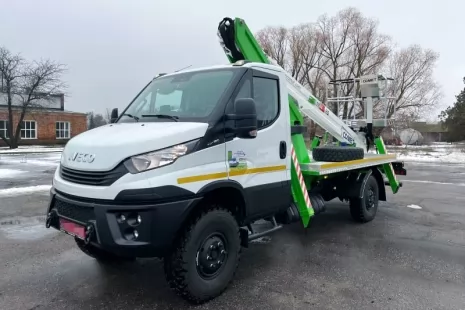 Для чернігівських енергетиків на базі IVECO Daily 55S18H 4х4 зібрано 2 автовишки Comet 19 | 2 | 14 HQ