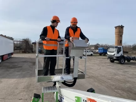 На полтавському виробництві відбулось навчання керуванням автовишкою для одного з замовників