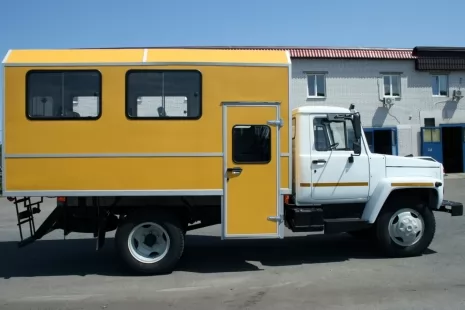 На базі давальницького шасі зроблено новий вахтовий фургон