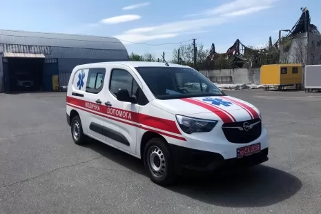 Малий санітарний автомобіль на базі Opel Combo вирушив до Західної України