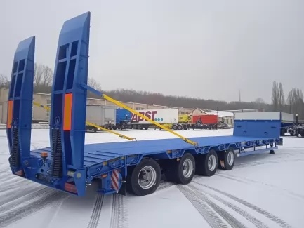 УКРЗАЛІЗНИЦЯ користуватиметься потужним напівпричепом-тралом від ВАРЗ