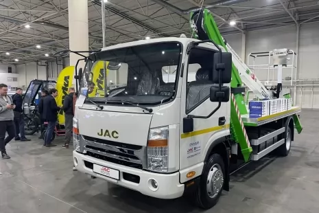 Продукція Заводу спецтехніки Техкомплект представлена на дилерських експозиціях на виставці COMAUTOTRANS-2025