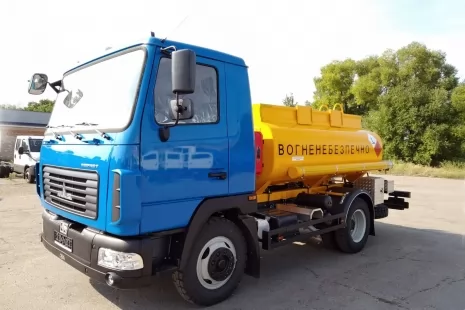 Виготовлено новий бензовоз із додатковим ящиком для зберігання шлангу.