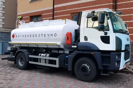 Виготовлено фірмовий автопаливозаправник Техкомплект на вантажному шасі FORD Trucks 1833DC